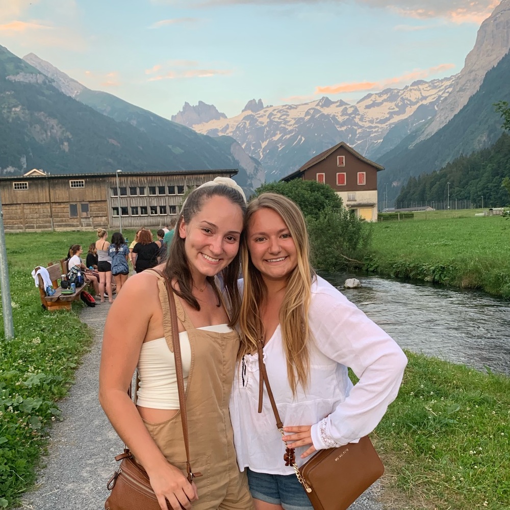 Meet your Posher, Ainsley